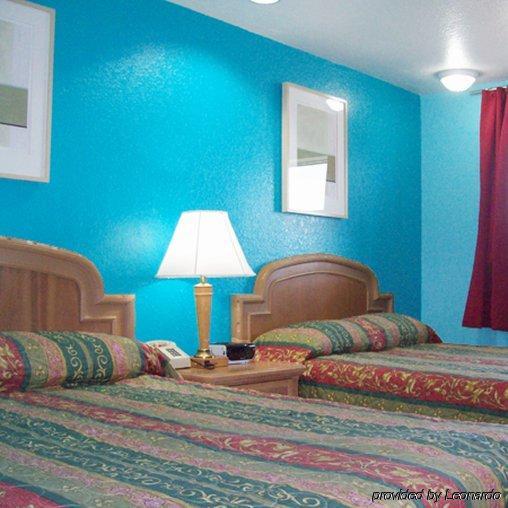 Economy Lodge Texas City Refinery Стая снимка